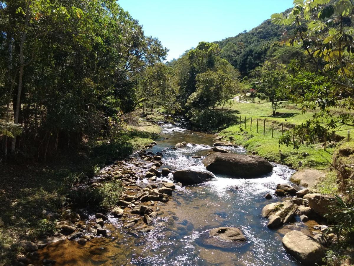 Fronteira *